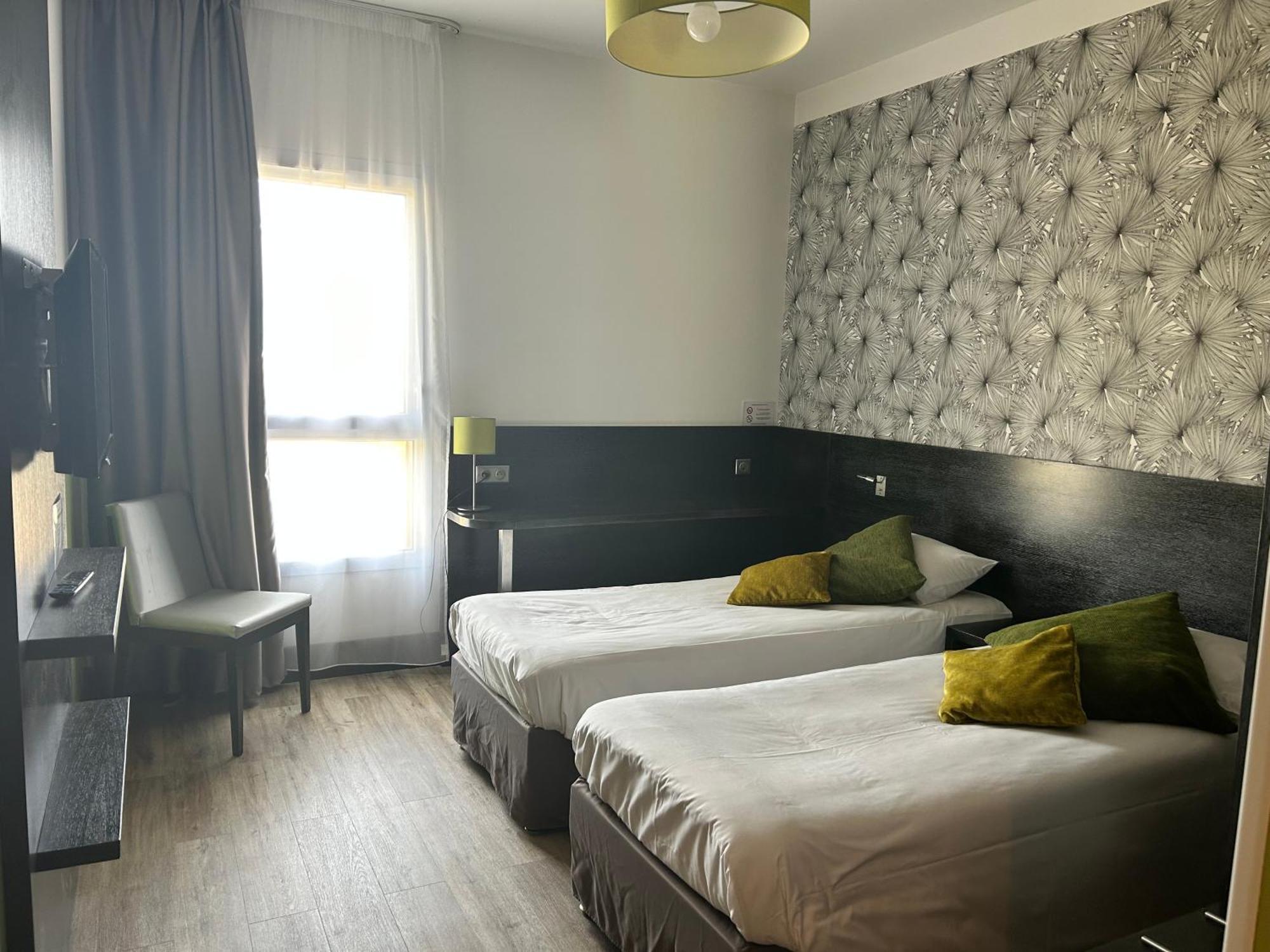 Ax Hotel Spa & Restaurant Chorges Habitación foto