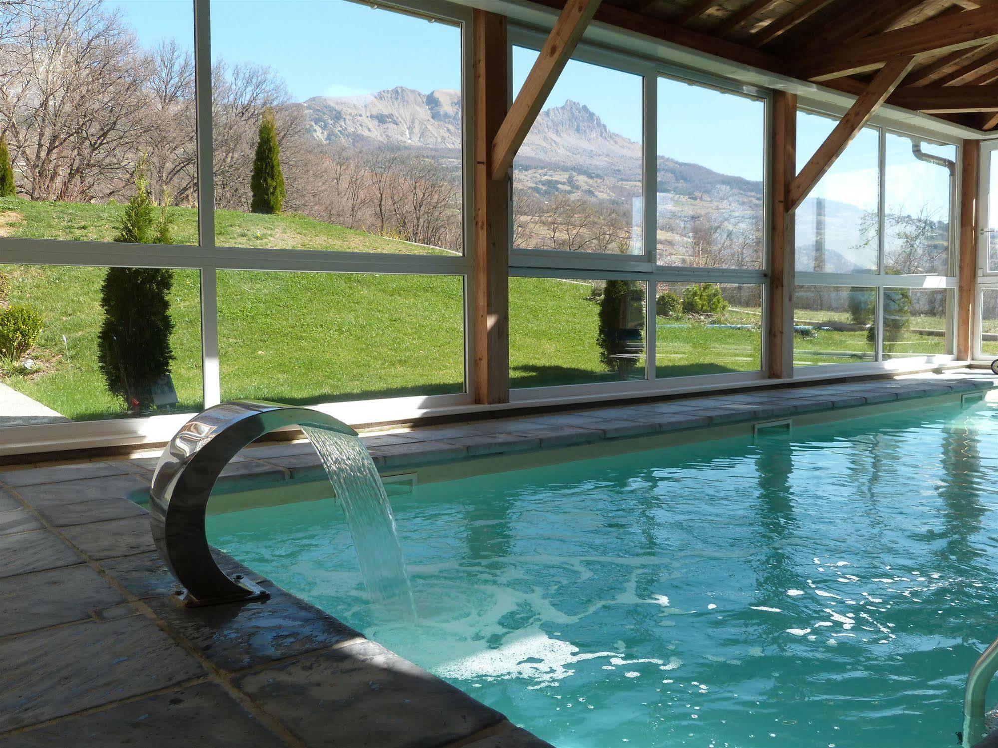 Ax Hotel Spa & Restaurant Chorges Exterior foto