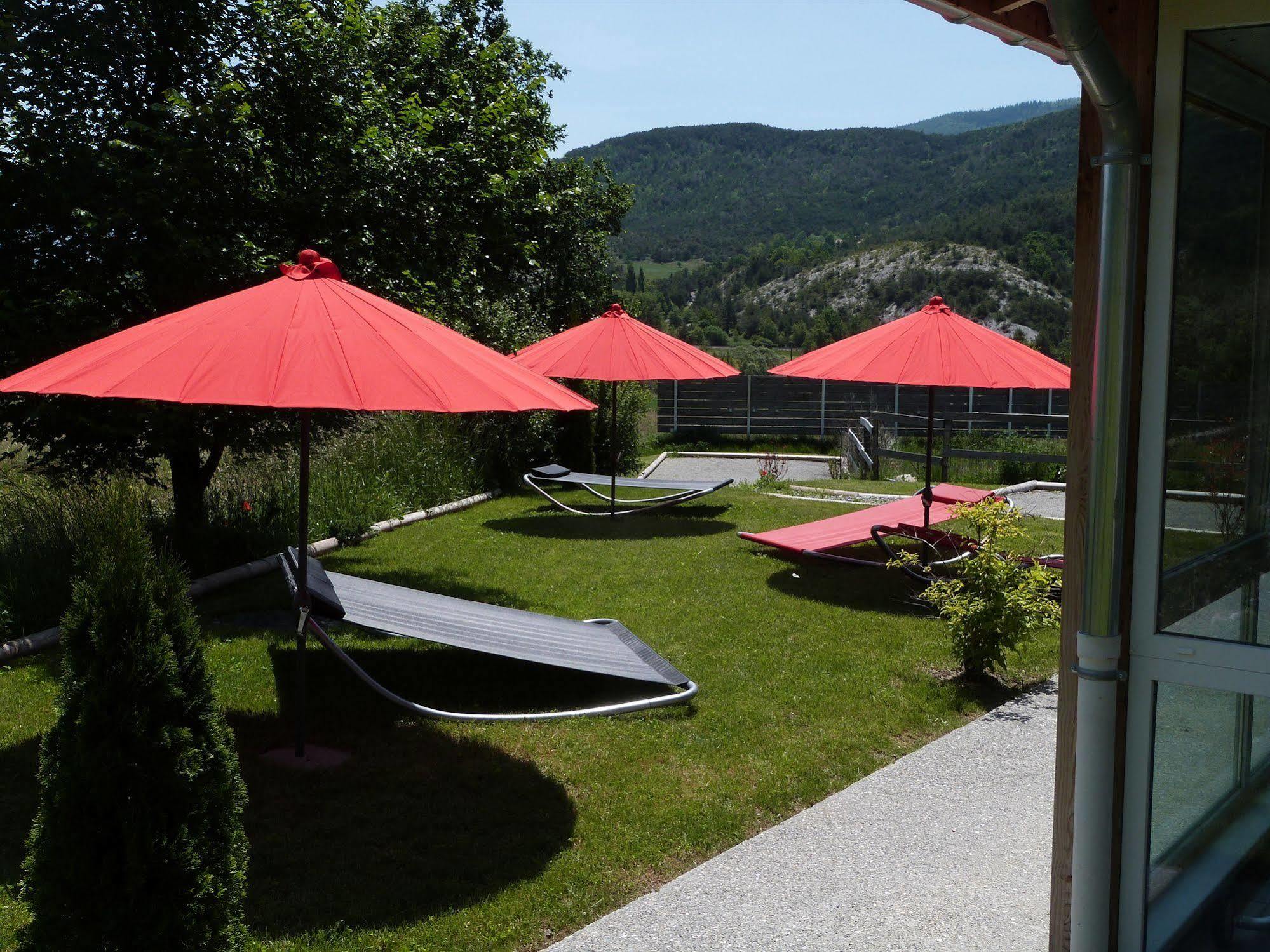 Ax Hotel Spa & Restaurant Chorges Exterior foto