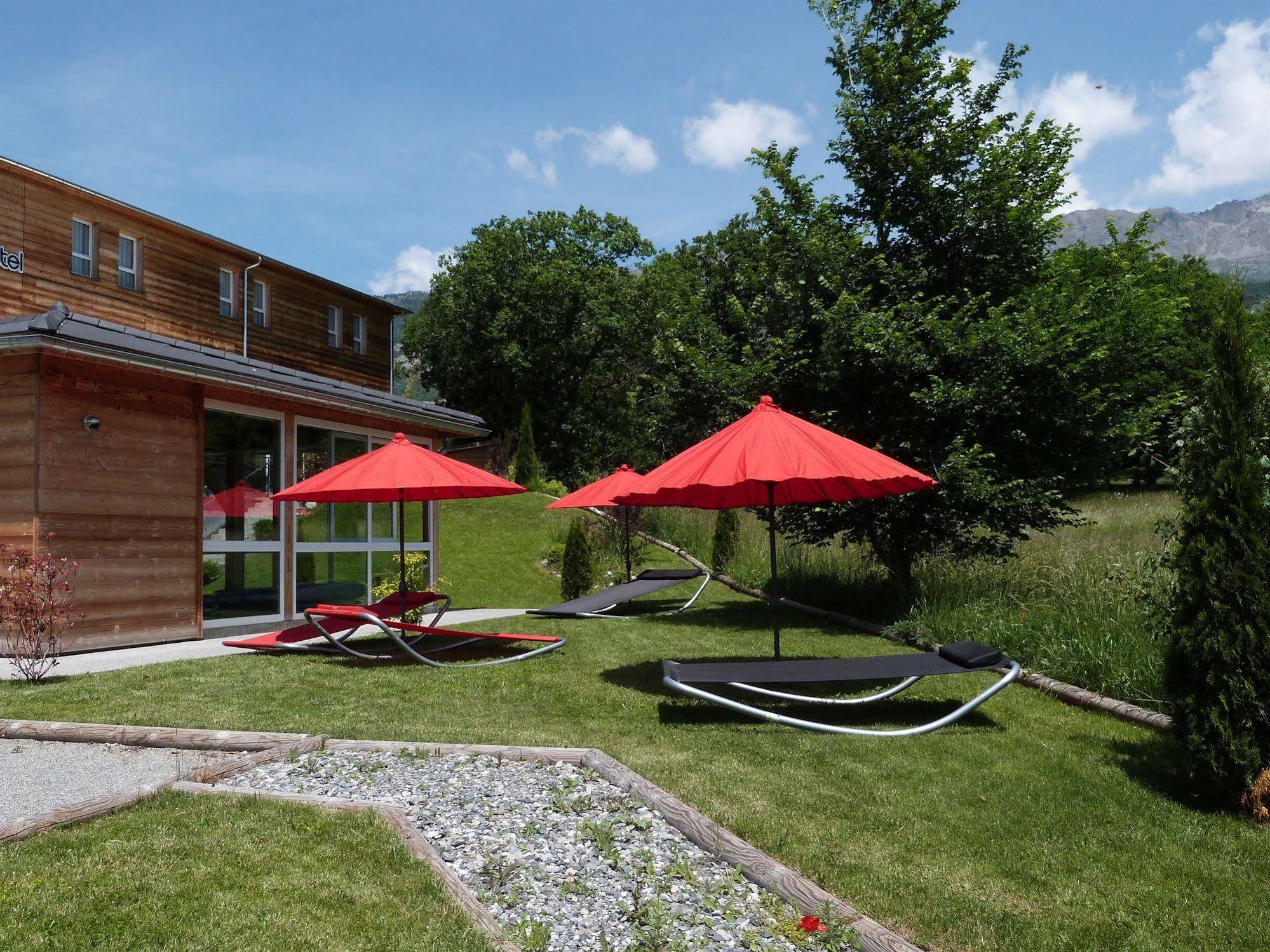 Ax Hotel Spa & Restaurant Chorges Exterior foto